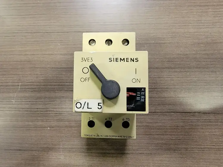 Used SIEMENS 3VE3 000-2PA00 Switchgears British Columbia CA | Lenmark #242639