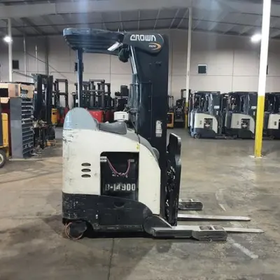 USED 2016 CROWN RR5725-45