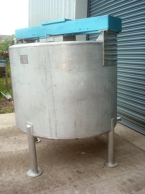1,000L S/S Enclosed Mixing Tank