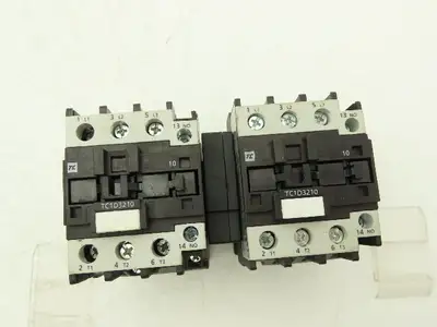 Shamrock Robusta TC1-D32 10 Reversing Motor Starter 3Ph 600V 25Hp 1NC Coil 120V