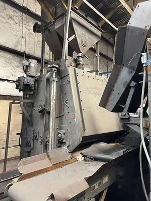 USED 2004 DELONG SUPER 14 RUBBER BELT SHOT BLAST MACHINE
