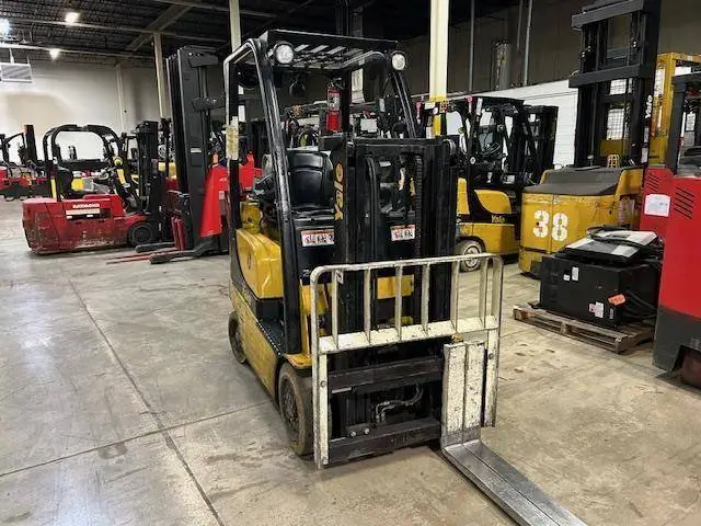 Used 2017 YALE GLC030VX Liquid Propane Forklifts Illinois US | Somerset Equipment Sales #1546273