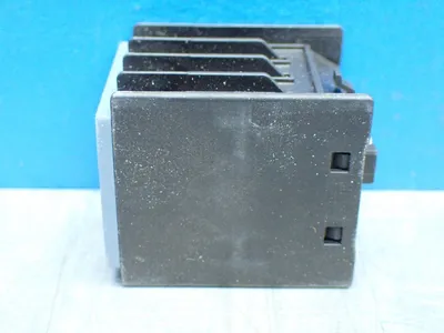 NEW SIEMENS 3RH29111FA22