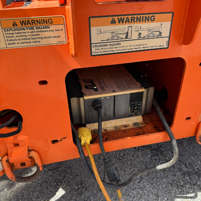 USED 2017 JLG T350