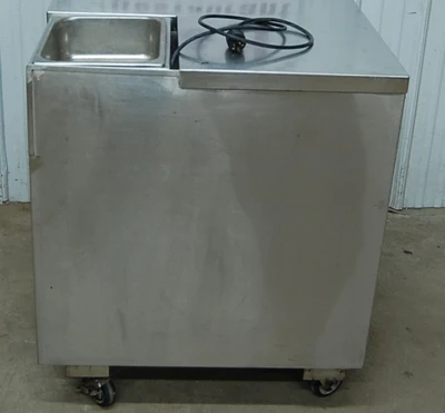142-0324 37” Donut Icing Table with Heated Icer