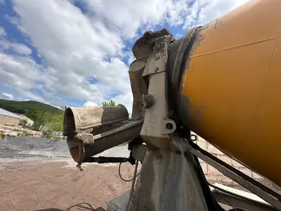 Used 2004 VOLVO VE-D12 Concrete Mixer Trucks Pennsylvania US | Proxy Equipment #1378243