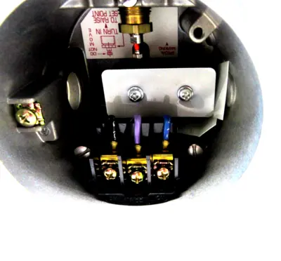 NEW UNITED ELECTRIC J120-144 PRESSURE SWITCH 15A 480VAC J120144