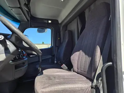 USED 2015 PETERBILT 579