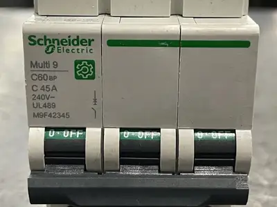 NEW SCHNEIDER ELECTRIC M9F43345