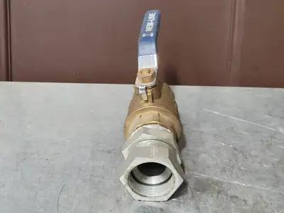 1-1/4" 600 WOG Ball Valve w/ Coupler