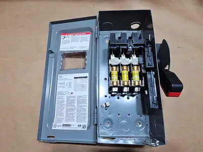 Used SCHNEIDER VH361 Switchgears British Columbia CA | Lenmark #1438275