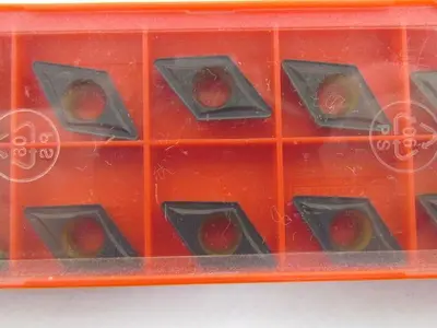 DCMT 11 T3 08-UR 4215 DCMT 3 2.5 2-UR Carbide Insert Grade 4215 Box of 10pcs