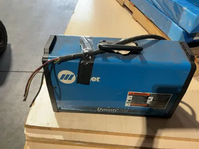 Used MILLER DYNASTY 200 PORTABLE AC/DC TIG AND STICK INVERTER WELDER Tig Welders Michigan US | Miedema Asset Management Group #1424982