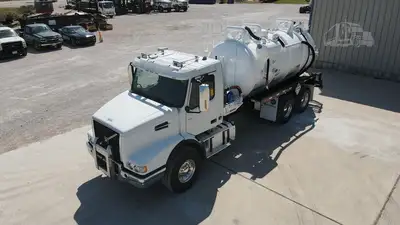 Used 2019 VOLVO VHD64B200 Vacuum Truck Texas US | Roll Off Truck World #1492017