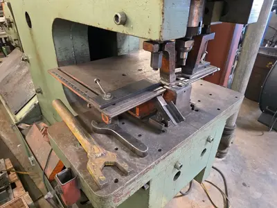 Used PIRANHA PII-140 Ironworkers Kentucky US | Aucto #1341556
