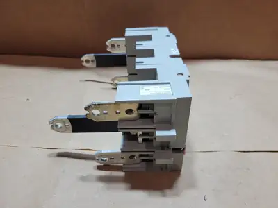 Used MERLIN GERIN 039-000028-0000 Switchgears British Columbia CA | Lenmark #1438353