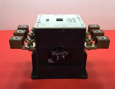 SQUARE D CONTACTOR 8502 PK1.11L SER A 220-660V 60-150HP 3P 200A. 4D