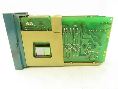 Honeywell DC4000  Digital Temperature Controller DC4000 0DTC1400000 120/240V