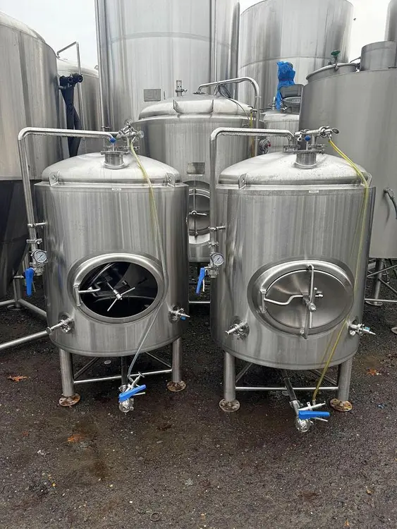 Used _UNKNOWN_ 5 BBT Stainless Steel Tanks | Ager Tank & Equipment Co. #1060149