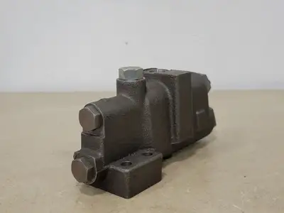Hydraulic Valve 10F167