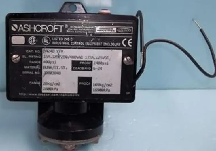 Used CATERPILLAR _UNKNOWN_ Pressure Switches Texas US | Bamko Surplus Process Equipment #928970