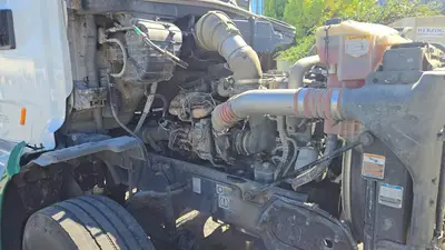 USED 2015 PETERBILT 579