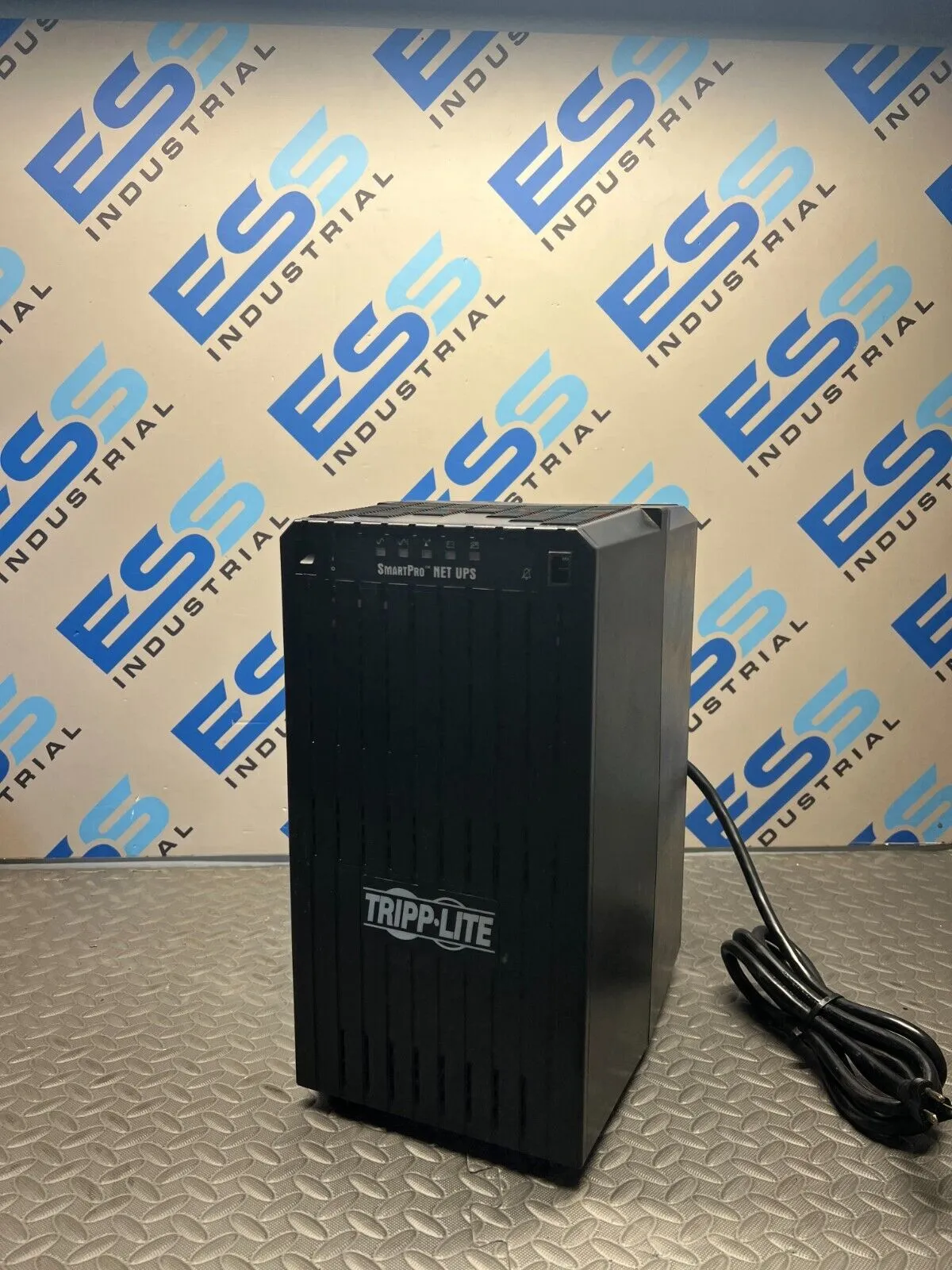 USED Tripp Lite SMART 2200 NET