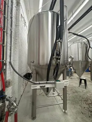 USED GLACIER TANKS 30 FV