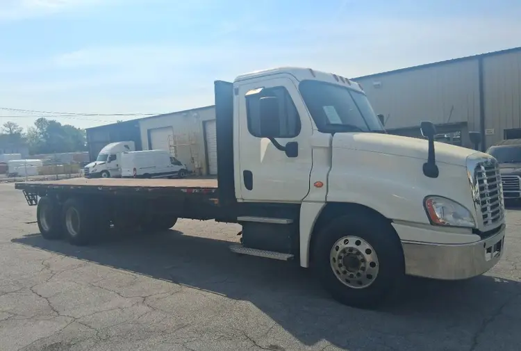 Used 2018 FREIGHTLINER CASCADIA Conventional trucks Florida US | Truck and Van Outlet #1509230