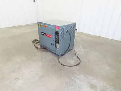 Hobart 725C324 Forklift Battery Accu-Charger 48V 601-725Ah 145A 208/240/480V 3Ph