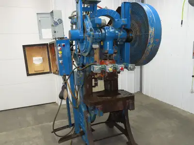 Federal Mechanical OBI Punch Press 43 Ton Air Brake Clutch 1-1/2" Stroke 7.5Hp