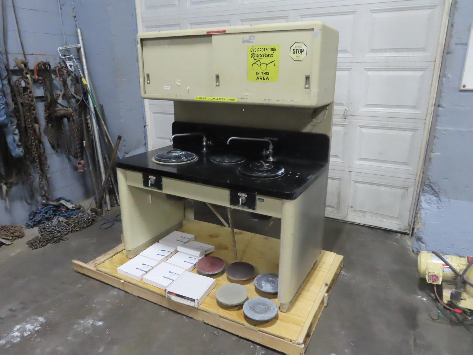 Buehler Polishing Table, 2 disc,