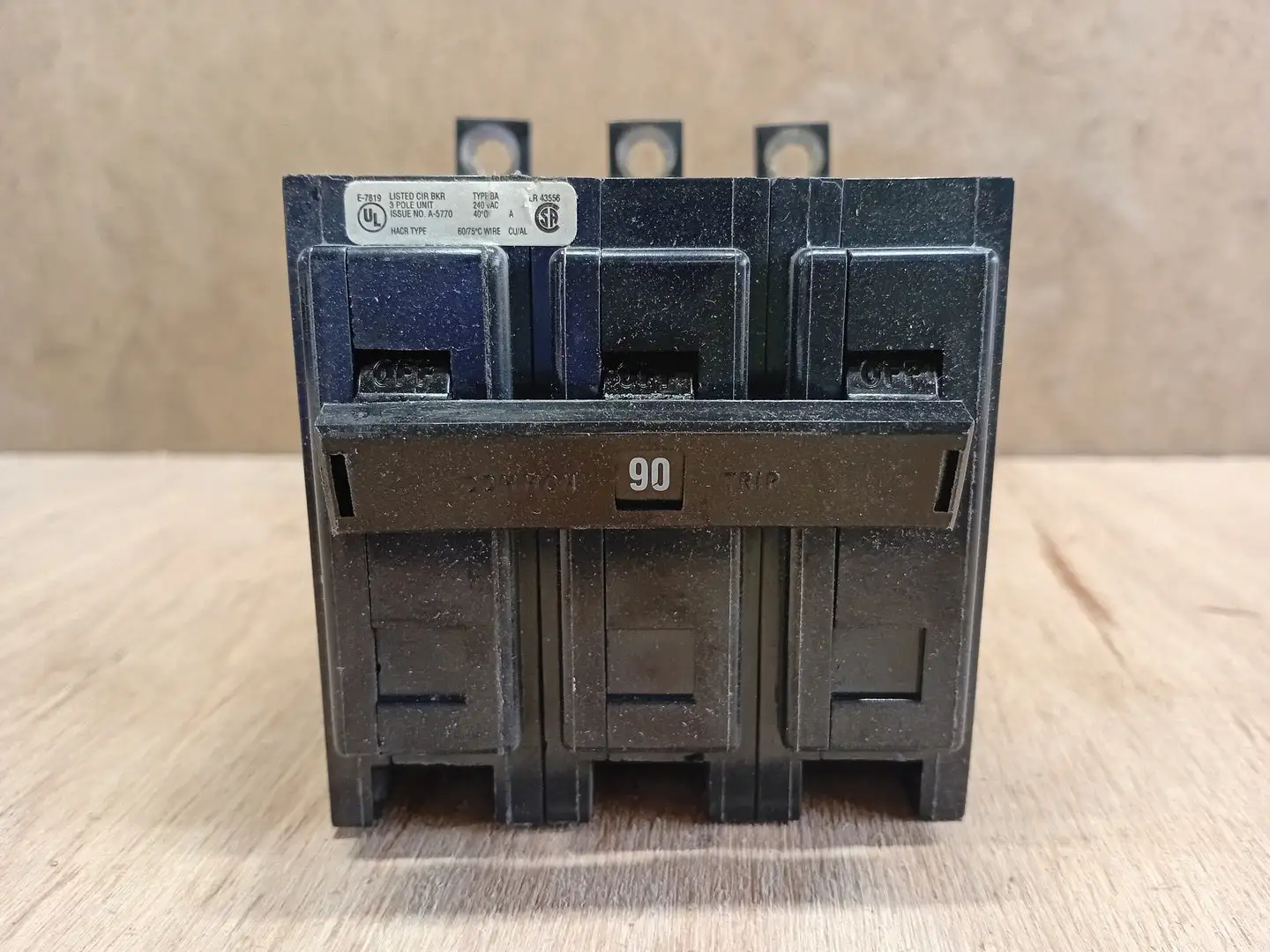 Used CUTLER-HAMMER BAB3090H Switchgears British Columbia CA | Lenmark #1438266