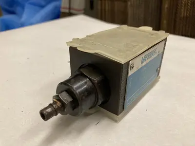 USED EATON VICKERS DGMFN-3-Z-P1W-41