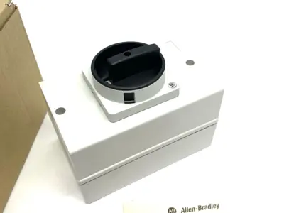 USED ALLEN BRADLEY SER. A ENCLOSED LOAD SWITCH, DOOR COUPLING ROTARY