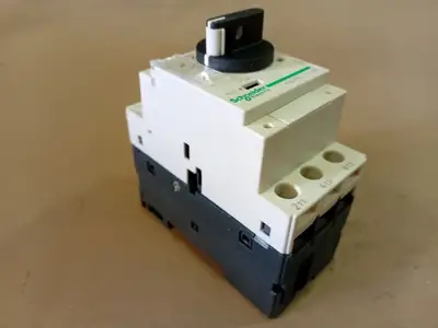 NEW SCHNEIDER ELECTRIC GV2P21