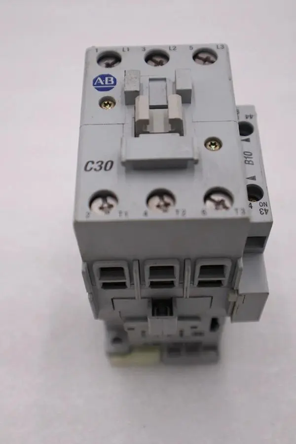 AB Allen-Bradley 100-C30*00 Series-B 600VAC Contactor STOCK H1194A