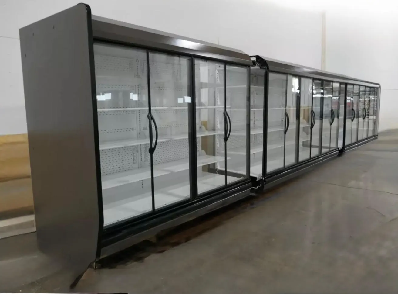 1-0002 Hussmann 72 Foot Hybrid Cooler Run with Compressors