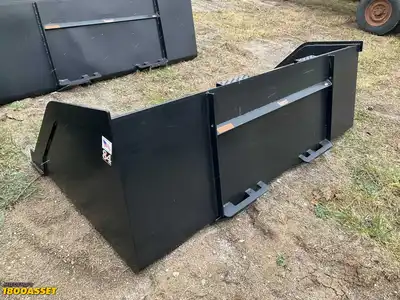 New Tomahawk 84” snow/mulch skid steer bucket, welded on high carbon cutting edge, skid steer...