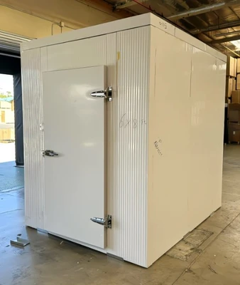 171-0063 6’ x 8’ Walk In Cooler Box with Floor