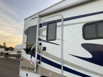 Used 2007 MAKO 29 FRBW Campers, Caravans, Motorhomes Michigan US | Miedema Asset Management Group #1437549