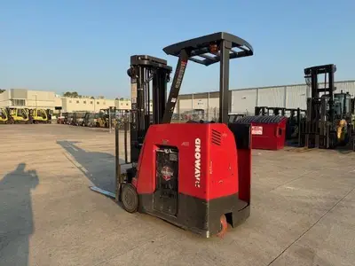 Used 2018 RAYMOND 425C35TT 3-Wheel Stand up Electric Counterbalance Forklifts Illinois US | Somerset Equipment Sales #1546184
