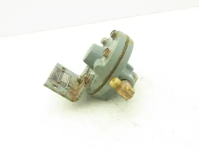 Moore Products 62V 7135S6AK 1/4" Pneumatic Constant Differential Relay