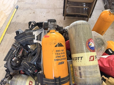 Used PALLET OF SCOTT AIR PAKS AND HARNESSES _UNKNOWN_ Respirators / Ventilators Michigan US | Miedema Asset Management Group #1395962