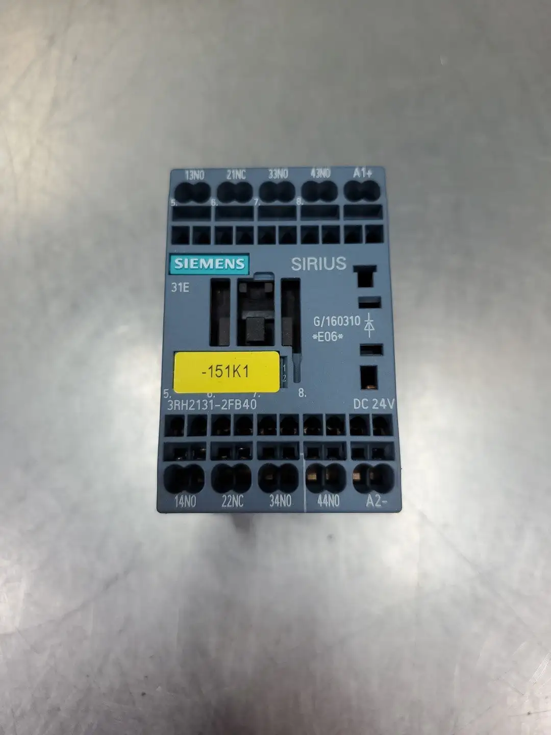 Siemens 3RH2131-2FB40 SIRIUS Contactor, 24VDC. 4C-44