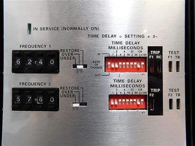 General Electric SFF202B1A Static Frequency Relay VN~ 110-120 Volts Used