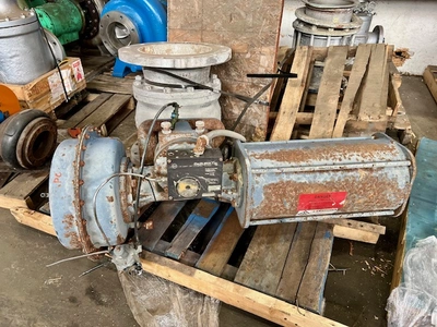 12" Dezurik Figure 551 Stainless Steel Valve Air Operated