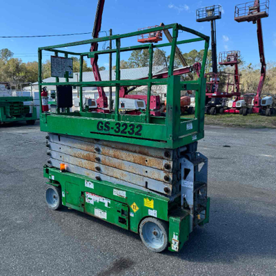 USED 2014 Genie GS-3232