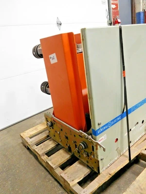 Used GE VB 13.8-1000-3 Circuit Breakers Ohio US | Equipment Recovery Corp. #1331723