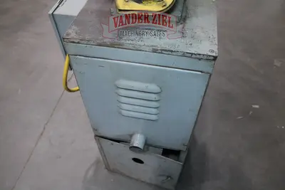 Used KALAMAZOO INDUSTRIES _UNKNOWN_ Belt Grinders Including Sanders Michigan US | Vander Ziel Machinery Sales #1262367